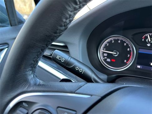 Used 2021 Buick Enclave Essence image 24