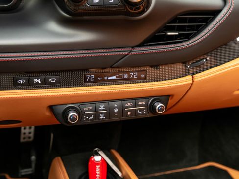 Certified 2022 Ferrari F8 Tributo image 33