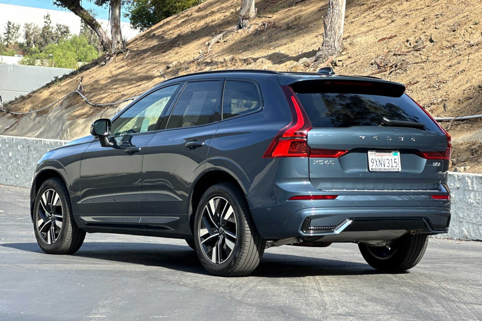 Certified 2026 Volvo XC60 B5 Plus AWD/4WD image 7