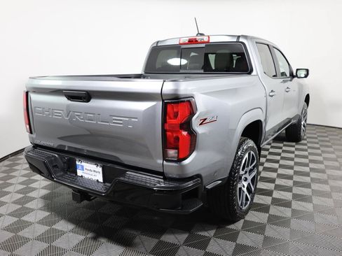 Used 2024 Chevrolet Colorado Z71 w/ Z71 Convenience Package 2 AWD/4WD image 5