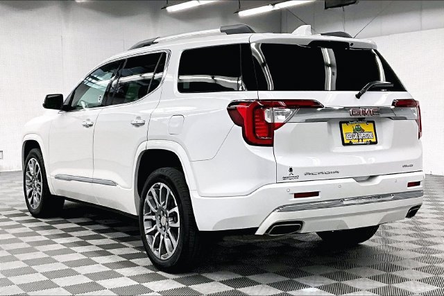 Used 2023 GMC Acadia Denali w/ Trailering Package AWD/4WD image 2