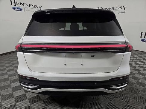 Used 2026 Lincoln Nautilus Reserve AWD/4WD image 5