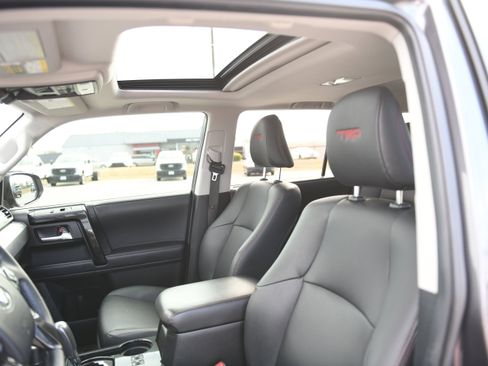 Used 2021 Toyota 4Runner Venture w/ Moonroof Package image 18