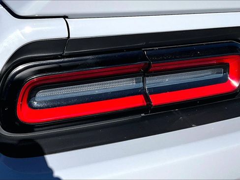 Used 2022 Dodge Challenger SXT image 23