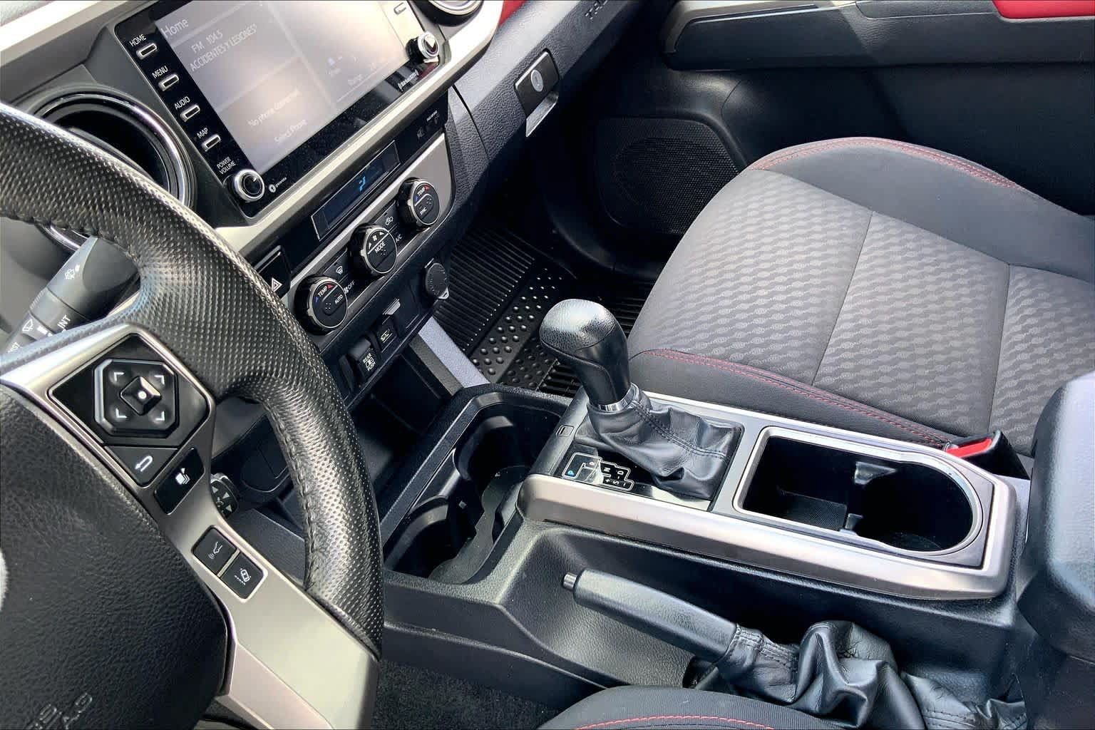 Used 2022 Toyota Tacoma SR5 AWD/4WD image 16