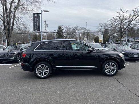 Certified 2025 Audi Q7 3.0T Premium Plus image 4