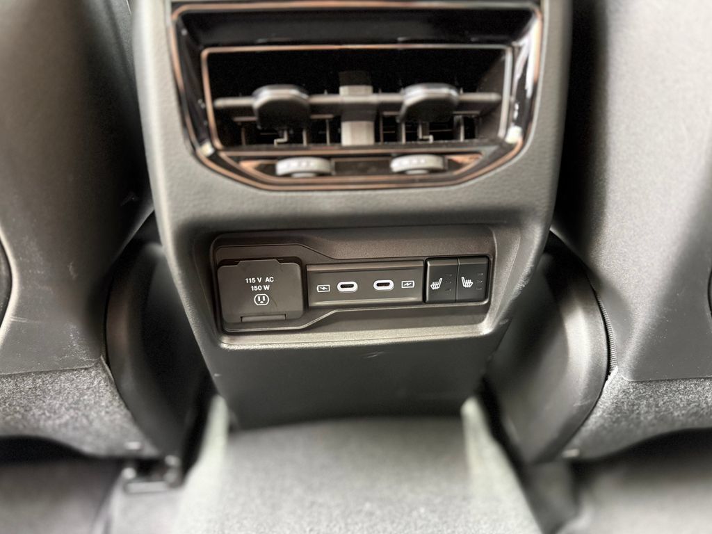 Used 2026 Jeep Grand Cherokee Limited w/ Limited Altitude Package AWD/4WD image 28