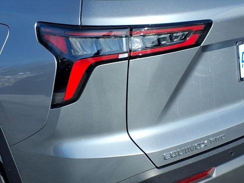 Used 2025 Chevrolet Equinox LT image 8