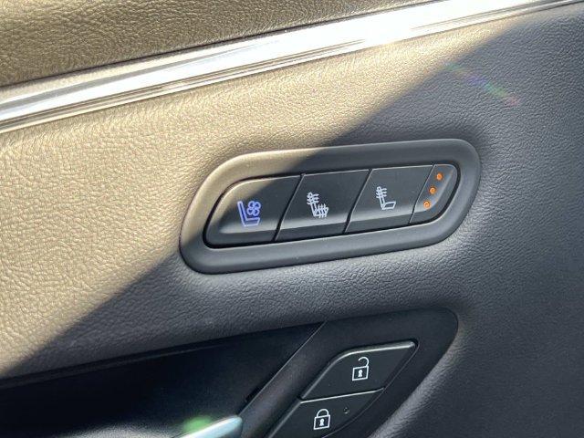 Certified 2024 Cadillac Escalade Premium Luxury w/ LPO, Floor Liner Package AWD/4WD image 18