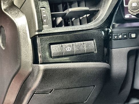 Used 2024 Lexus ES 350 Premium image 16