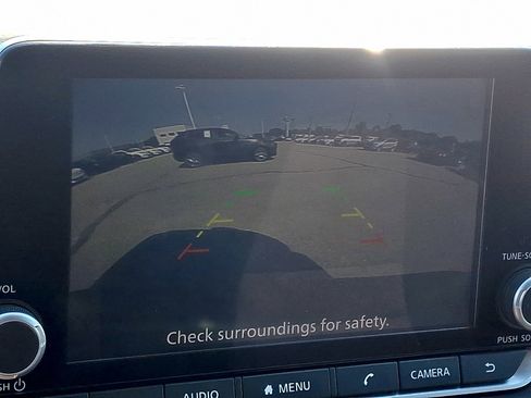 Used 2024 Nissan Rogue SV FWD image 16