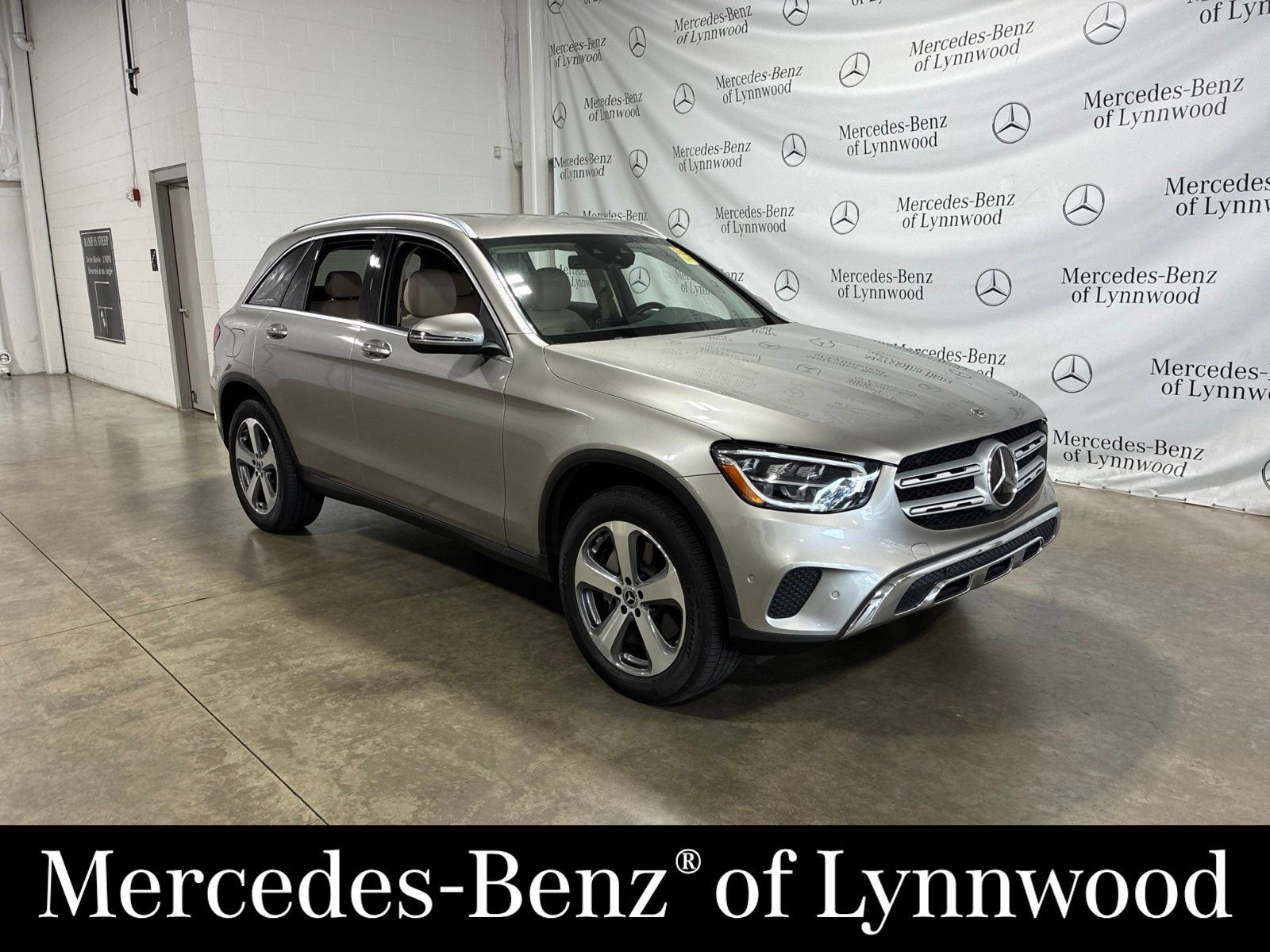 Used 2021 Mercedes-Benz GLC 300 4MATIC image 1