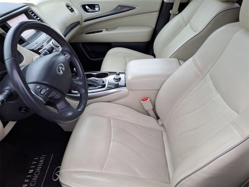 Used 2019 INFINITI QX60 Luxe w/ Essential Package image 24