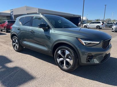 New 2026 Volvo XC40 B5 Plus w/ Protection Package Premier