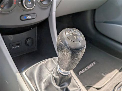 Used 2012 Hyundai Accent GLS w/ Comfort Pkg 2 FWD image 12