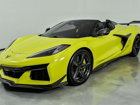 Used 2024 Chevrolet Corvette Z06 w/ Z07 Performance Package RWD image 6