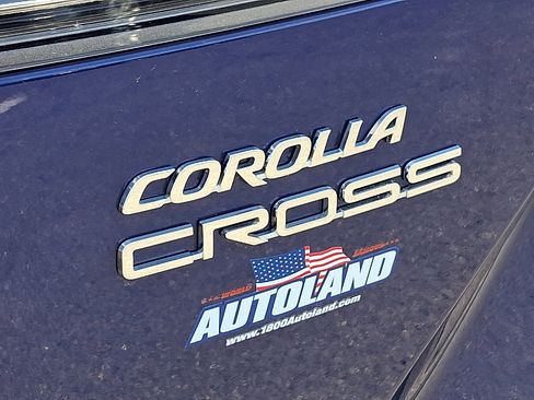 Used 2023 Toyota Corolla Cross XLE w/ Convenience Package AWD/4WD image 32