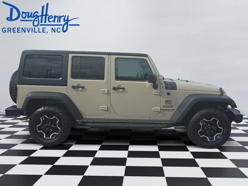 Used 2016 Jeep Wrangler Unlimited Sport w/ Connectivity Group AWD/4WD image 6