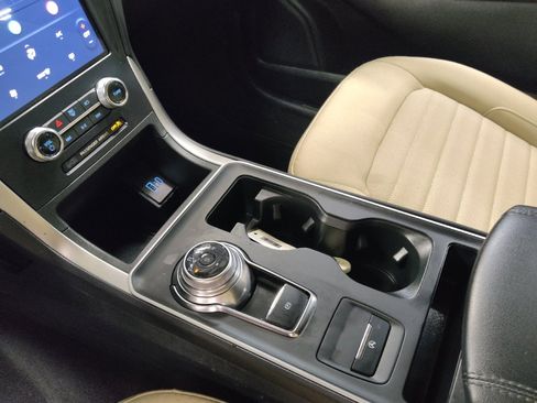 Used 2024 Ford Edge SE image 26