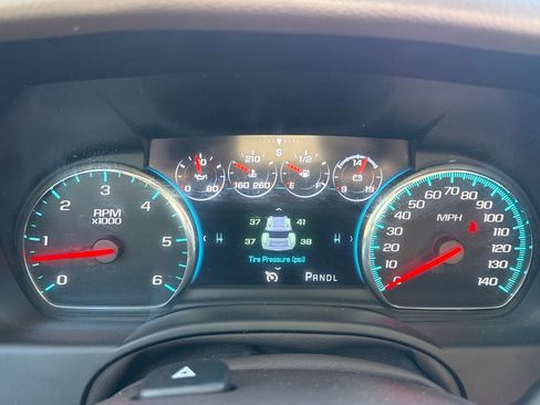 Used 2020 Chevrolet Suburban Premier image 19