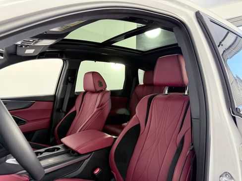 Used 2025 Acura MDX Type S image 12