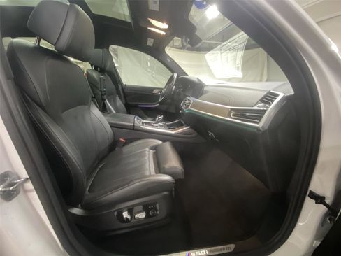 Used 2022 BMW X7 M50i AWD/4WD image 31