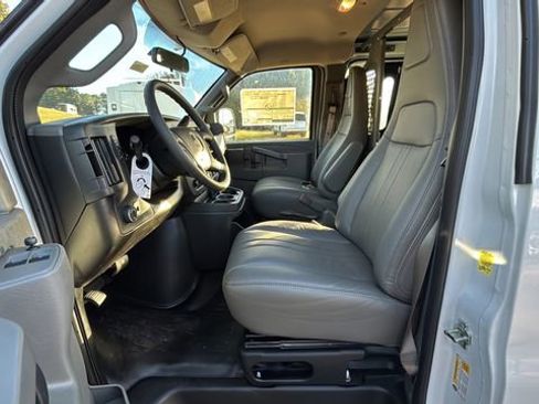 New 2025 Chevrolet Express 2500 Work Van w/ Driver Convenience Package image 19