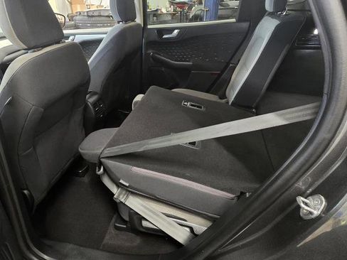 Used 2020 Ford Escape SE image 26