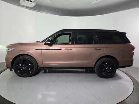 New 2026 Lincoln Navigator Black Label AWD/4WD image 8