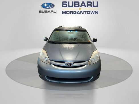 Used 2010 Toyota Sienna CE image 2