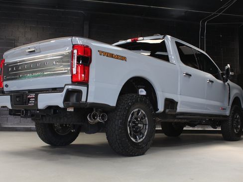 Used 2024 Ford F250 Platinum w/ Tremor Off-Road Package AWD/4WD image 19