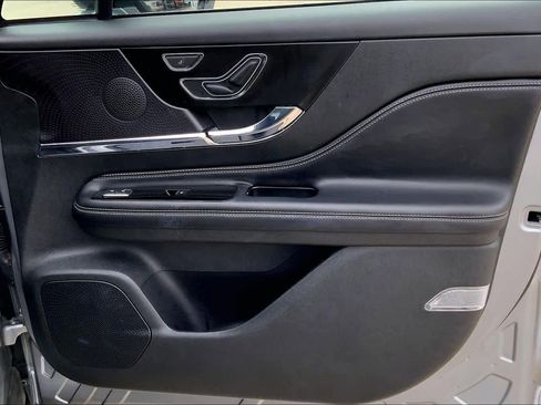 Used 2024 Lincoln Corsair Premiere image 21