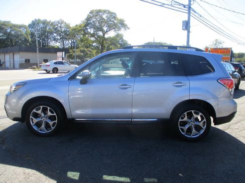 Used 2017 Subaru Forester 2.5i Touring image 4