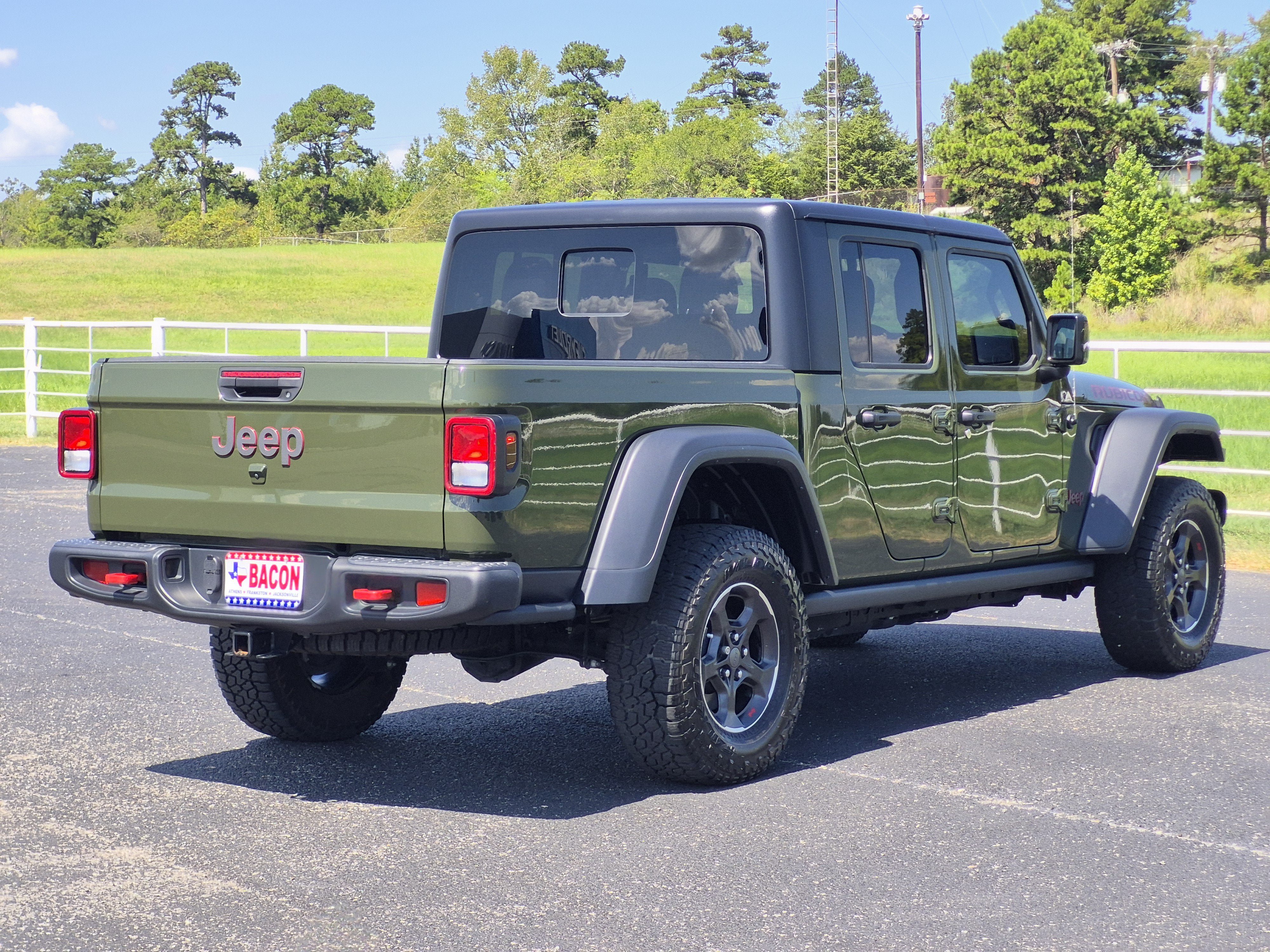 Used 2023 Jeep Gladiator Rubicon w/ Trailer Tow Package AWD/4WD image 6