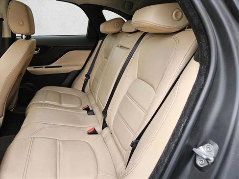 Used 2019 Jaguar F-PACE Prestige image 22