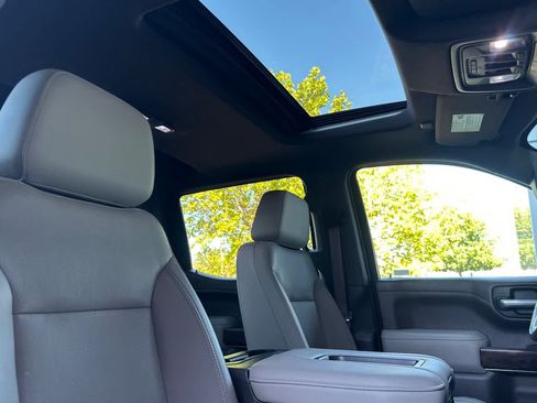 Used 2019 GMC Sierra 1500 SLT w/ SLT Premium Plus Package AWD/4WD image 17