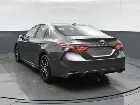 Used 2021 Toyota Camry SE FWD image 5