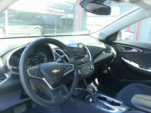 Used 2022 Chevrolet Malibu LT image 22