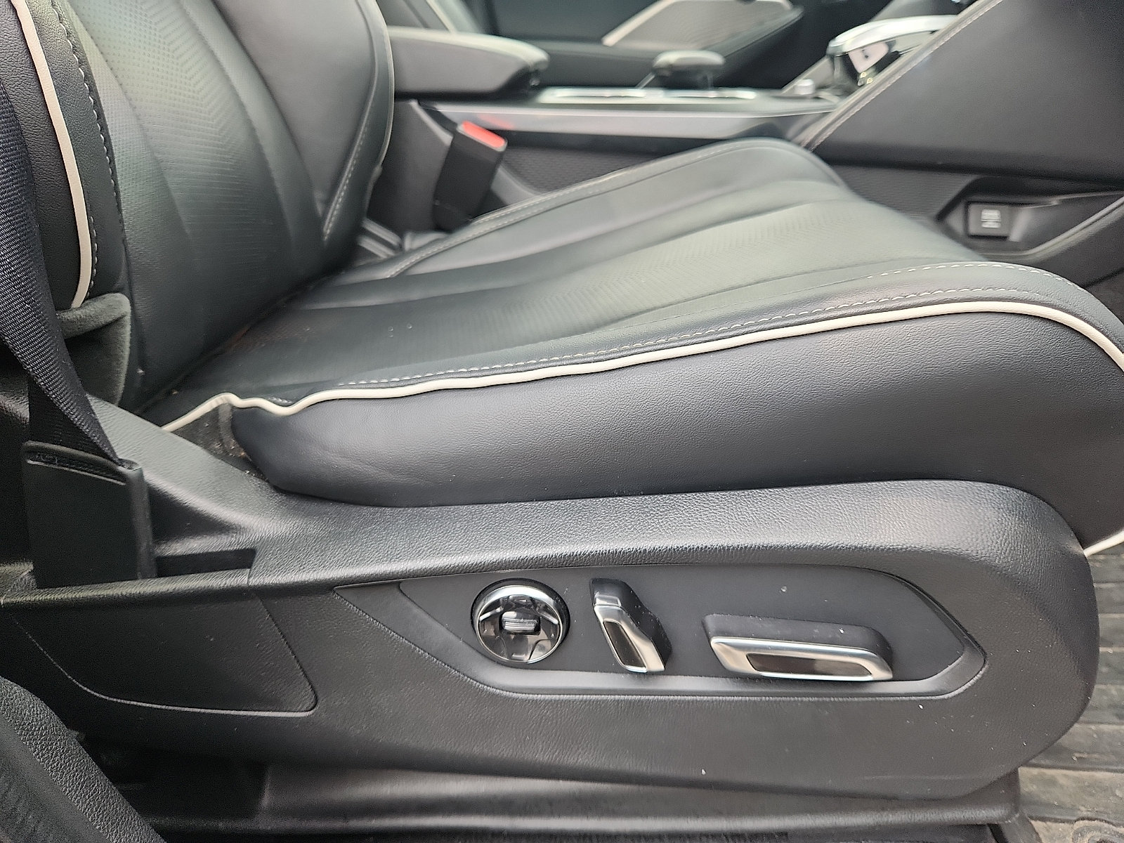Used 2023 Acura MDX w/ Advance Package AWD/4WD image 35
