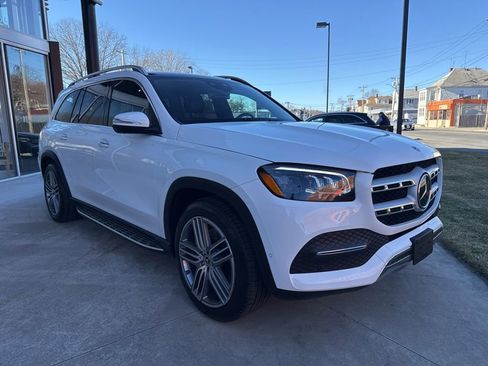 Used 2022 Mercedes-Benz GLS 450 4MATIC image 2