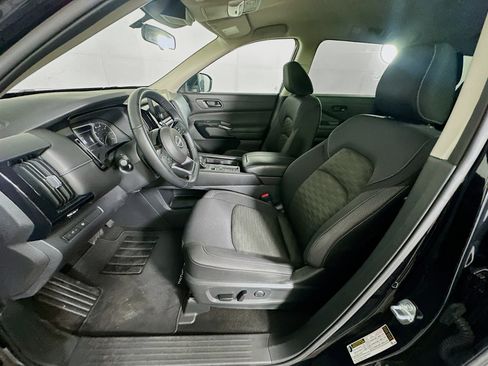 Used 2023 Nissan Pathfinder SV FWD image 13