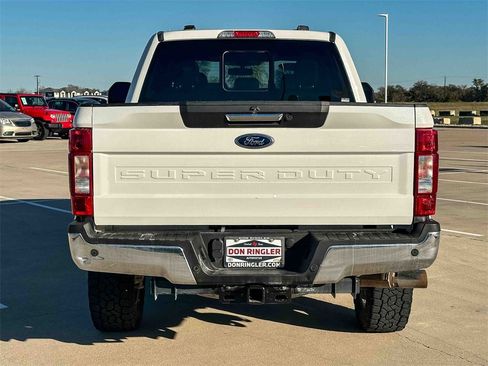 Used 2022 Ford F250 Lariat w/ Chrome Package image 4