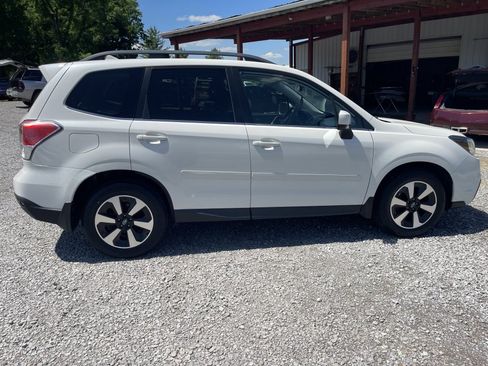 Used 2018 Subaru Forester 2.5i Limited AWD/4WD image 7