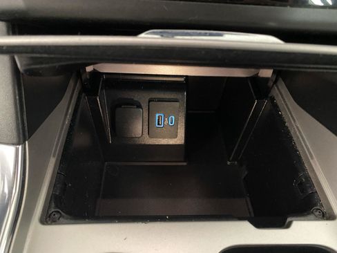 Used 2020 Ford Explorer XLT w/ Equipment Group 202A AWD/4WD image 11