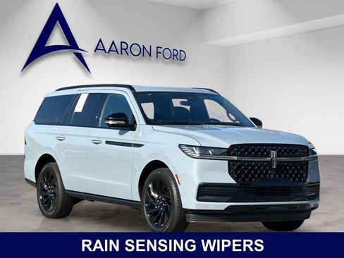 Used 2025 Lincoln Navigator Reserve w/ Jet Appearance Package AWD/4WD image 8