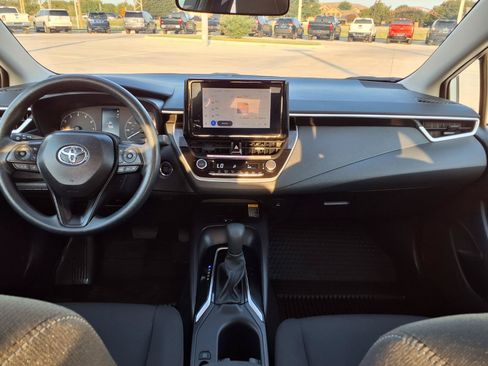Used 2025 Toyota Corolla LE w/ LE Premium Package FWD image 11