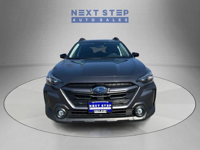 Used 2024 Subaru Outback Premium AWD/4WD image 2