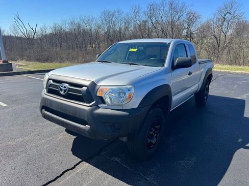 Used 2012 Toyota Tacoma 4x4 Access Cab V6 w/ Convenience Pkg image 6