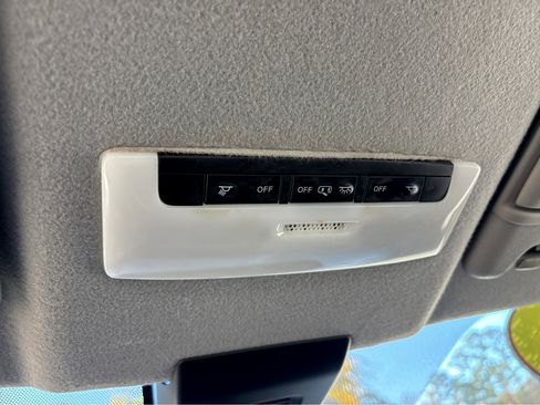 Used 2020 Nissan Kicks SR w/ SR Premium Package image 29