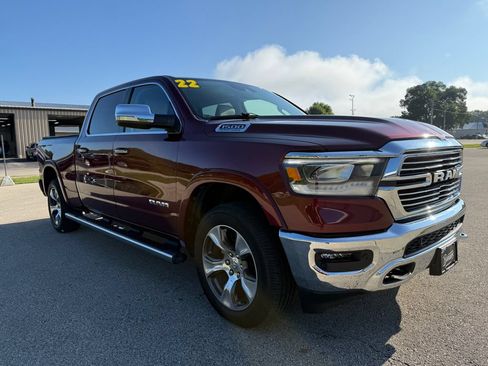 Used 2022 RAM 1500 Laramie AWD/4WD image 3